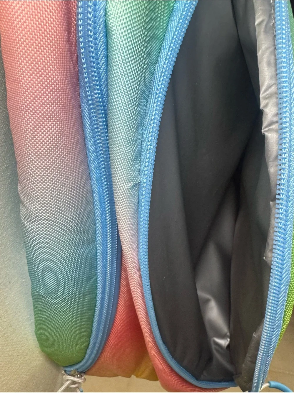 Pastel Rainbow 12-Can Sling Cooler Bag NWT Summer insulated Crossbody Cooler - Picture 5 of 6